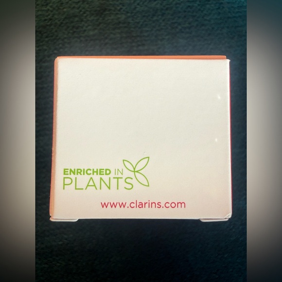 Clarins Vibrant Red Cosmetic Bag with Skincare Essentials - Picture 6 of 6